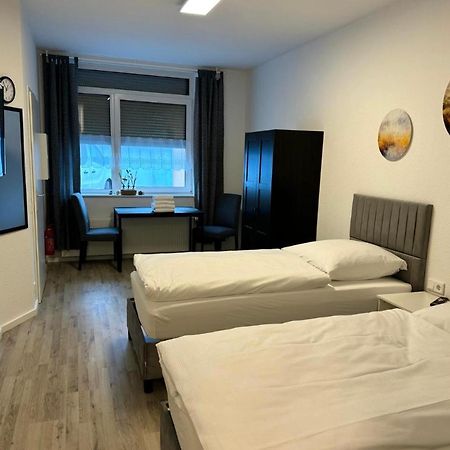 Motel De Winter - Motel - Apartmenthaus - Monteurzimmer 卡斯特罗普-劳克塞尔 外观 照片