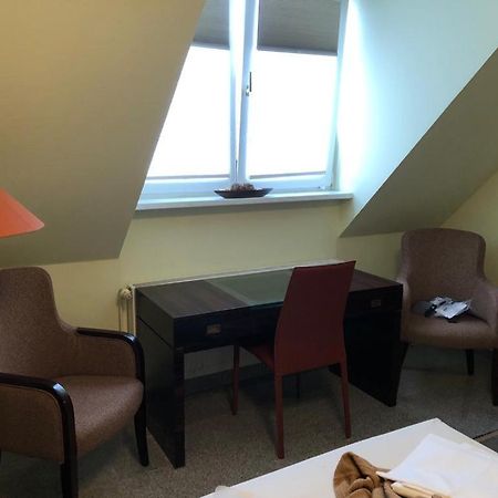 Motel De Winter - Motel - Apartmenthaus - Monteurzimmer 卡斯特罗普-劳克塞尔 外观 照片