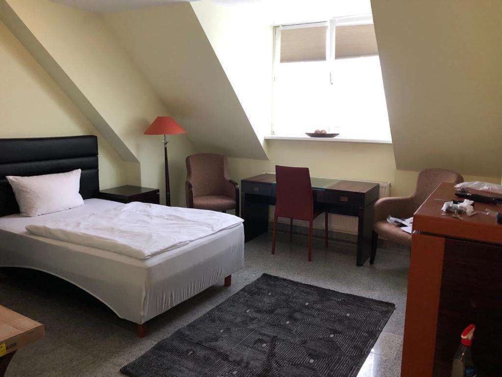 Motel De Winter - Motel - Apartmenthaus - Monteurzimmer 卡斯特罗普-劳克塞尔 外观 照片
