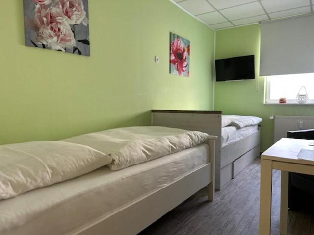 Motel De Winter - Motel - Apartmenthaus - Monteurzimmer 卡斯特罗普-劳克塞尔 外观 照片